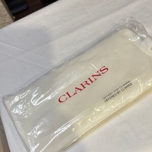 Clarins Cushion eye mask